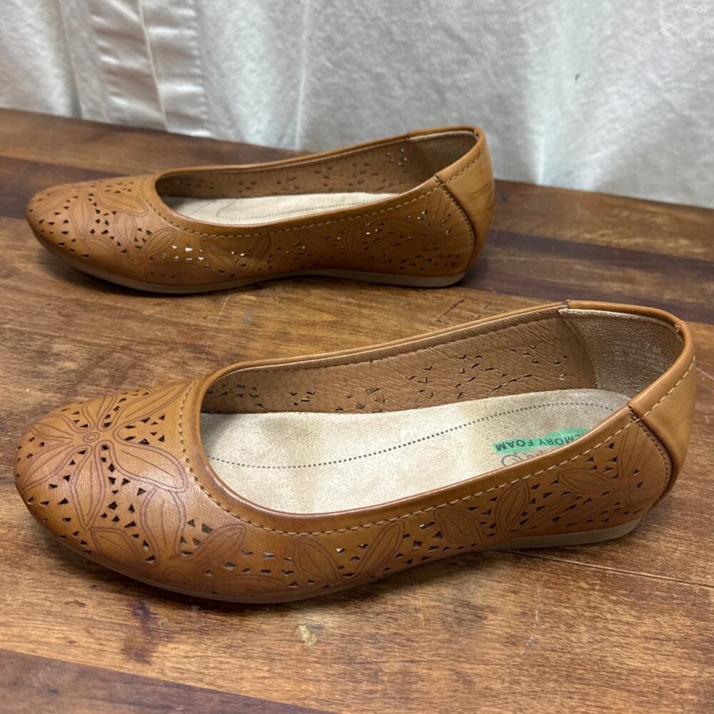 Baretraps Memory Foam Mariah Caramel Flats Slip-On Comfort Shoes Women's Size 7